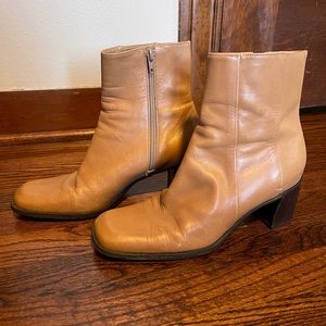 Women’s Gianni Bini Camel Leather Boot - 8.5
